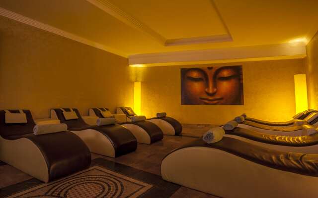 Ayhan Hotel