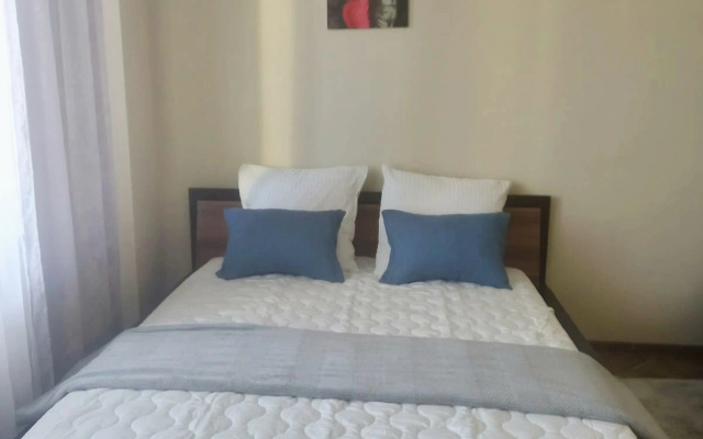 Квартира с видом на ночной город