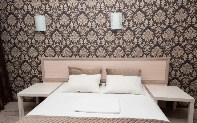 Отель Надежда