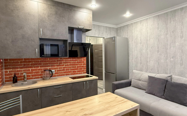 Uyutnaya Studiya Ryadom S Mostom Vlyublennykh Flat