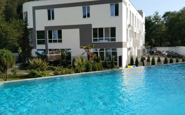 Uyutnaya Studiya Dlya Dvoikh Apartments