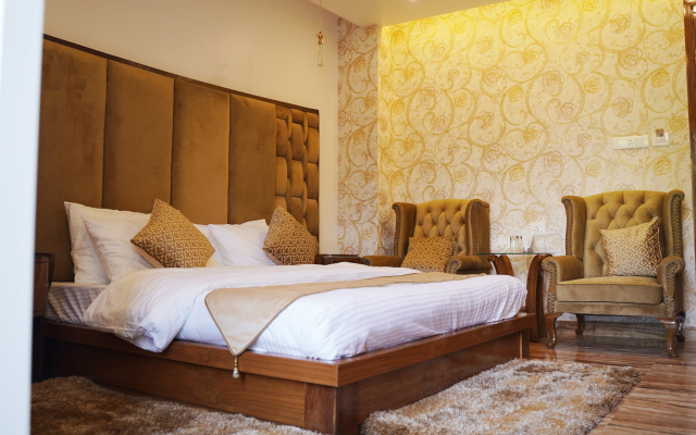 Saheb's Castle - The Maclo Hotel