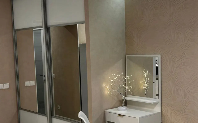 Shikarnaya studiya v Arbekovo Flat