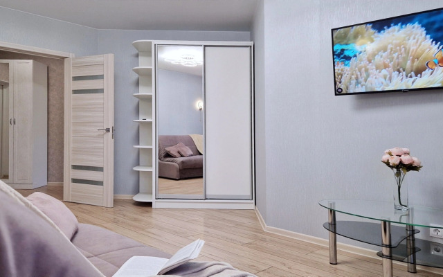 Uyutnaya Dvukhkomnatnaya Kvartira U Morya Apartments