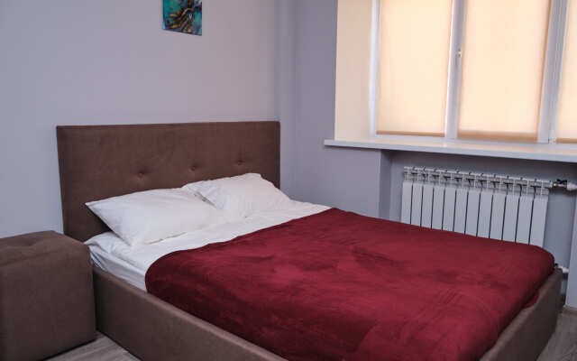 Apart-hotel on Partsiezda