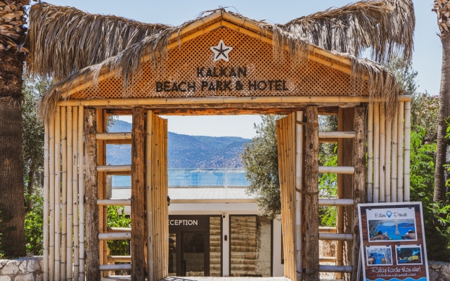 Отель Kalkan Beach Park