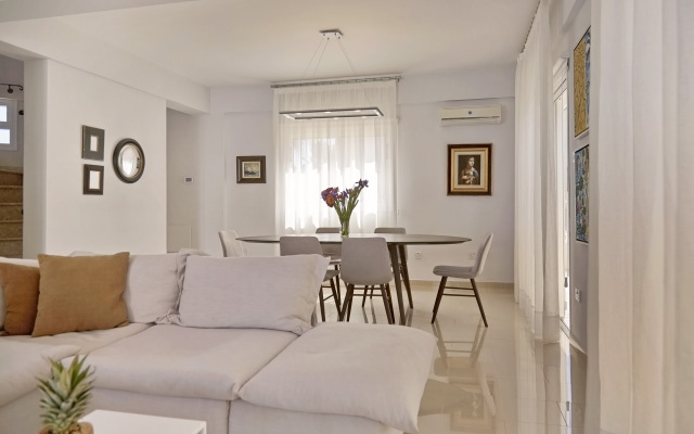 Velomar Luxury Home | 3 Bedrooms Villa