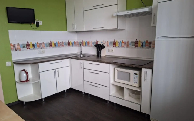 Kvartira v Centre Goroda v 10 Minutah ot Vokzala Versal' Apartments