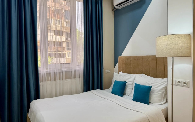 Stylish Apt 2 In City Center Apartments