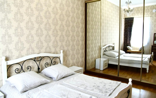 Komfortnaya Kvartira V Tsentre Sukhuma Apartments