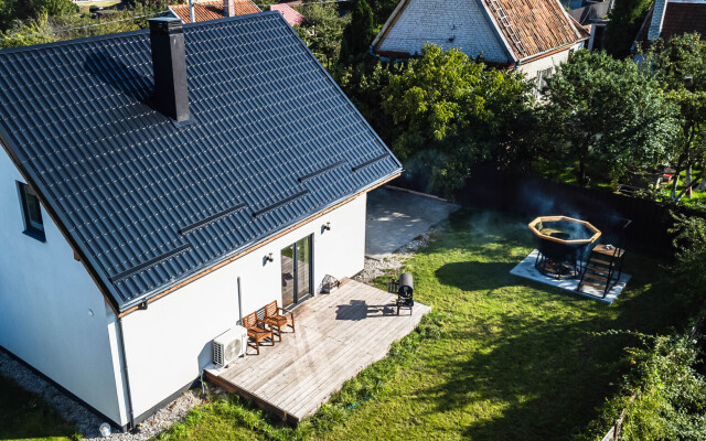 Abrikosovaya 688 Private house