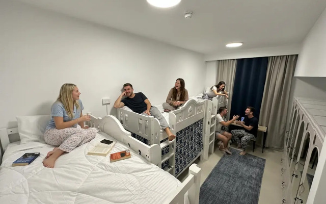 Хостел Bella Hostel - Dorms & Private Rooms