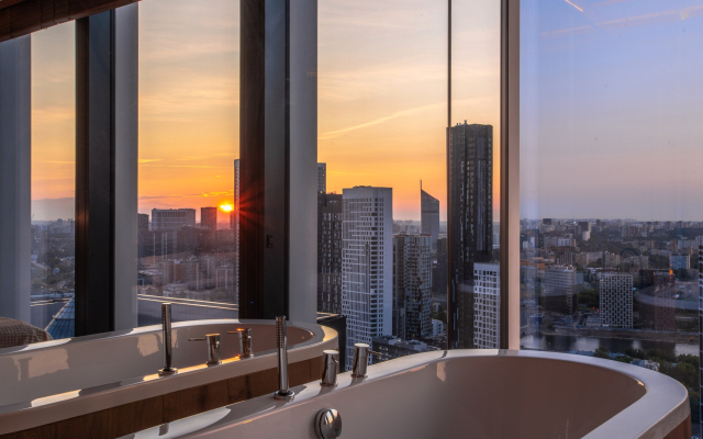Sky City Moscow vanna u okna! Zakatnaya storona na vsyu Moskvu Apartments