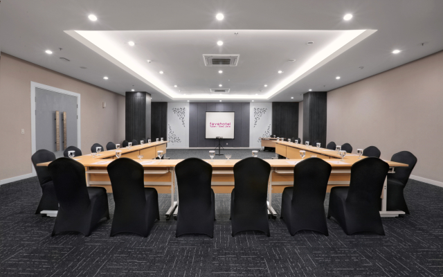 Отель Favehotel Tuban