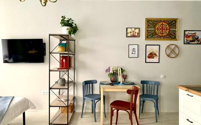 Апартаменты Уникальная студия Жеруйык в стиле Этно в центре