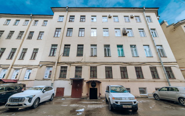 Na Naberezhnoy reki Fontanki 38 Apartments