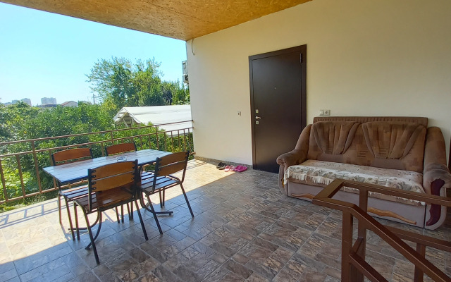 Mari Guest house