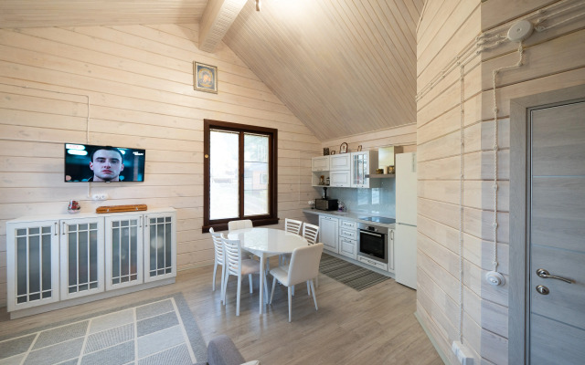 Отель Дом у реки Алтын-Ай