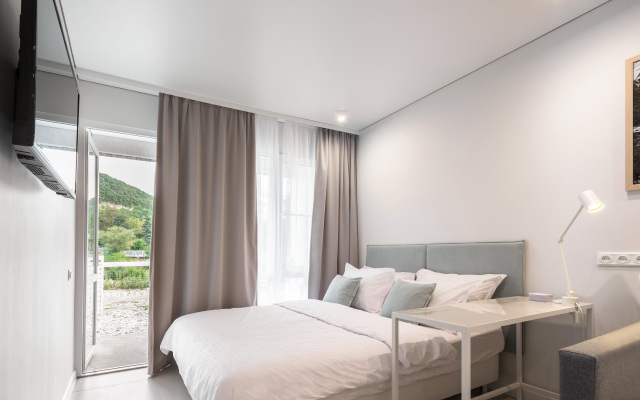 Summer Suites - clean sea without fuel oil at 450 meters Kurortny Hotel