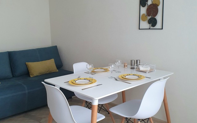 Zolotye Dyuny Flat