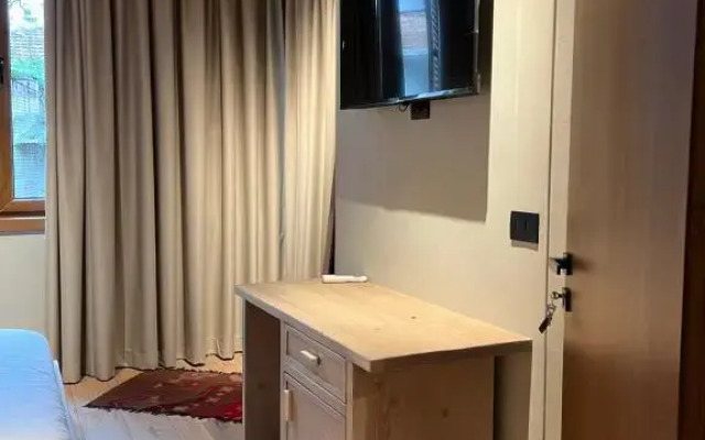 Face and place Boutique hotel