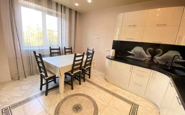 Апартаменты 3х комнатная квартира возле метро