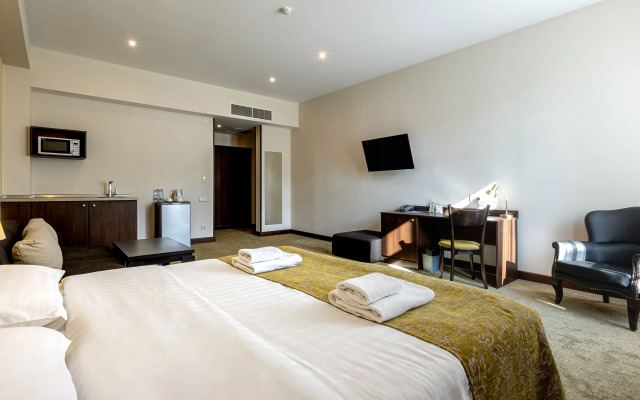Citrus Hotel