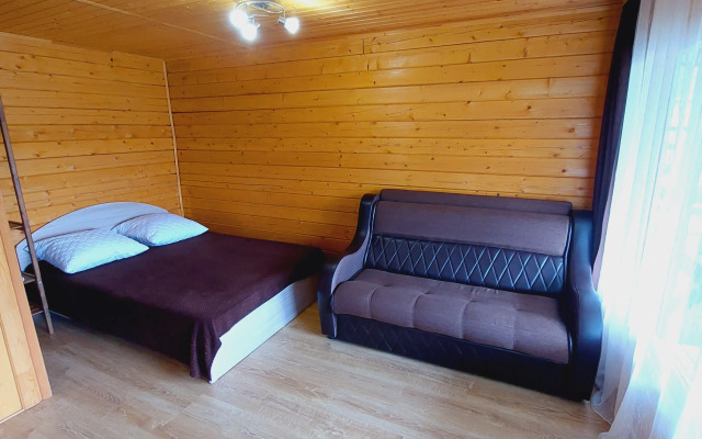 Частный дом Домик-студия с террасой