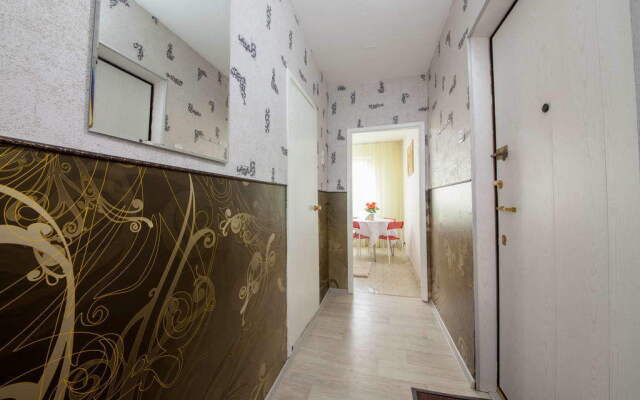 Квартира однокомнатная на 78 Добровольческой бригады 19