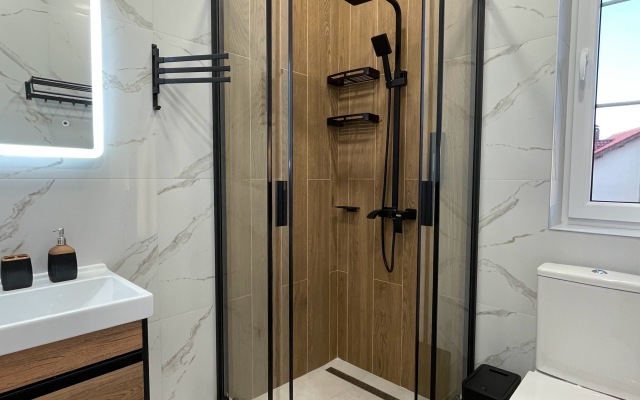 Gostevoy Dom s Dizaynerskim Remontom Guest House