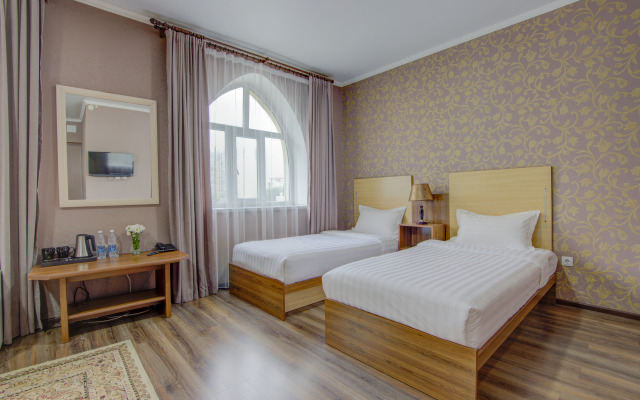 Shah Palace Hotel