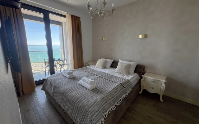 Na beregu morya Porta Batumi Tower Aparthotel