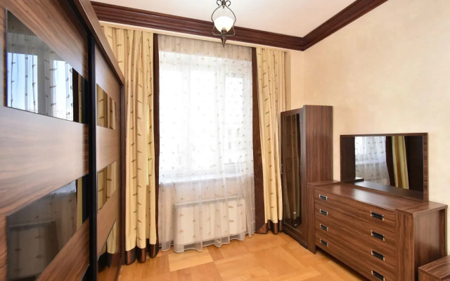3-K v Novostroyke, Severny Prospekt, Hh335 Flat