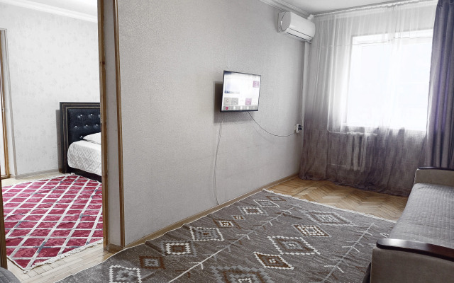 V Samom Tsentre Ryadom S Parkom Apartment