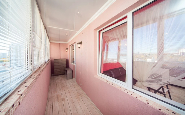 Квартира от компании Хоум Отель на Мичурина 152