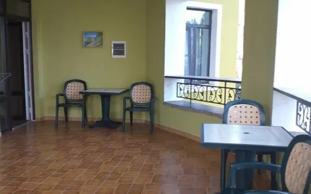 Yava Guest house