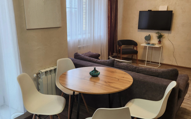 Kvartira V Parkovoy Zone Na Beregu Irtysha Apartments