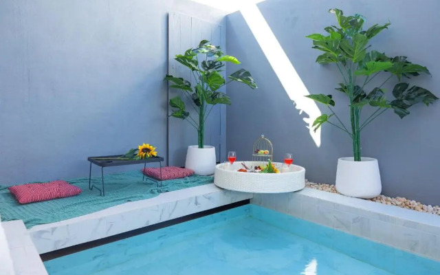 Best Time Pool Suites Hotel