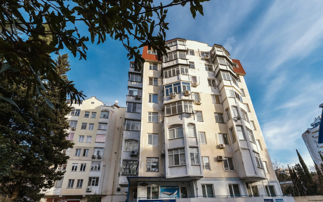 Pyatikomnatnaya V Tsentre Yalty Flat