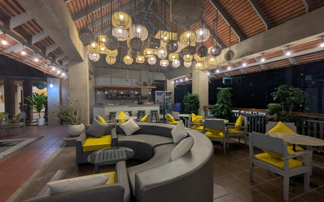 Отель Jaya Suites Hotel