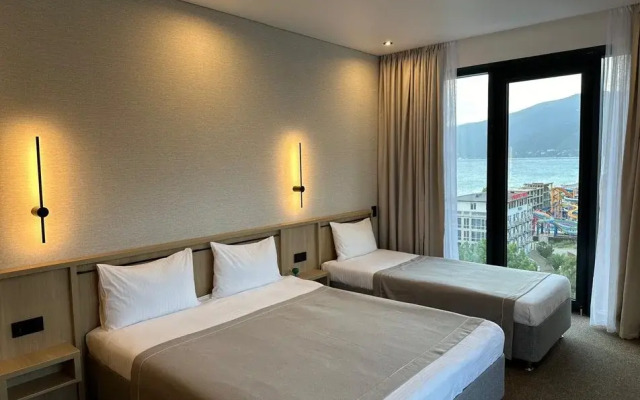 Hotel Izumrud