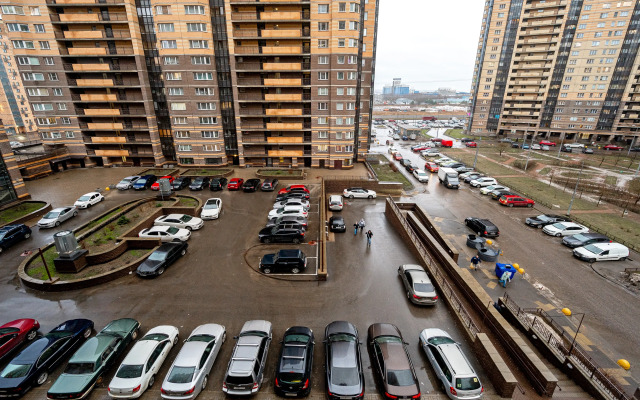 Ryadom s m. Parnas Flat