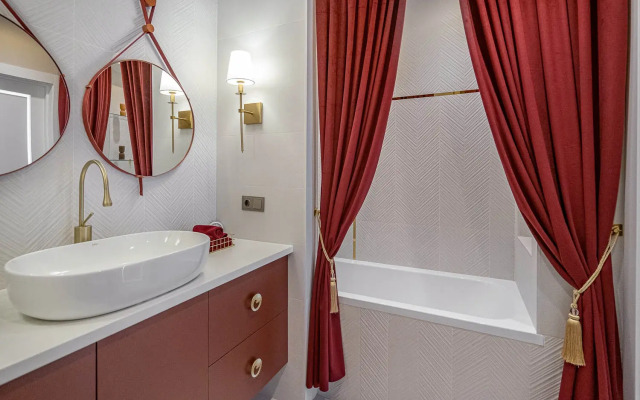 3-room VIP Karakas Apartment