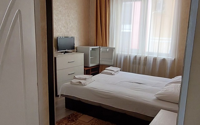 Larisa Guest House