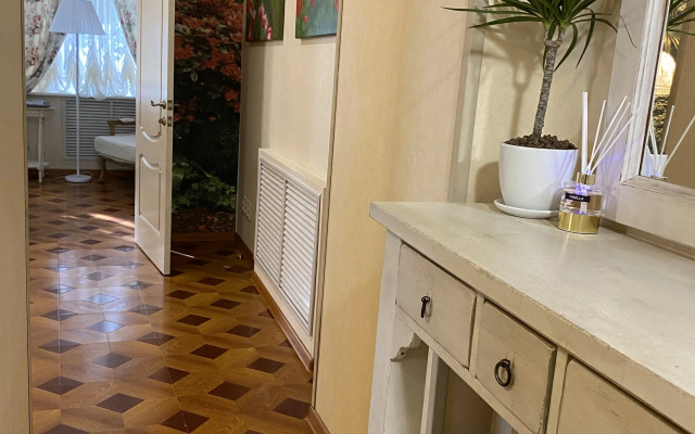 2-kh komnatnye apartamenty Klassik na Naberezhnoy Flat