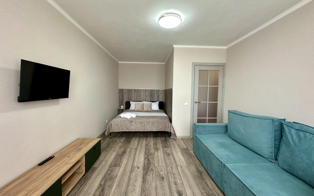 Eustoma, Ryadom s TTS Kristall Apartments