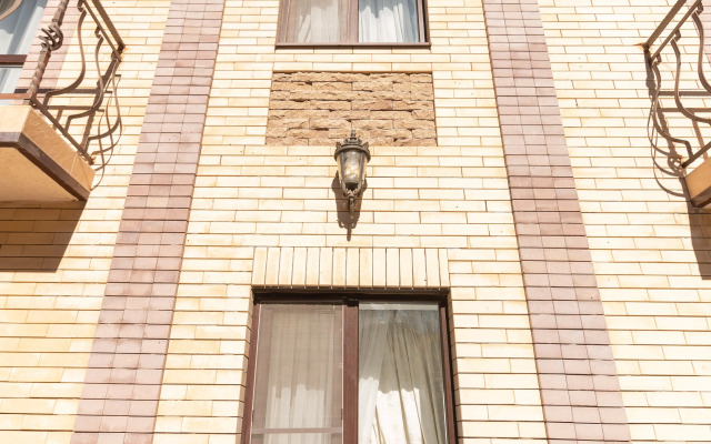 Arkhar Guest House