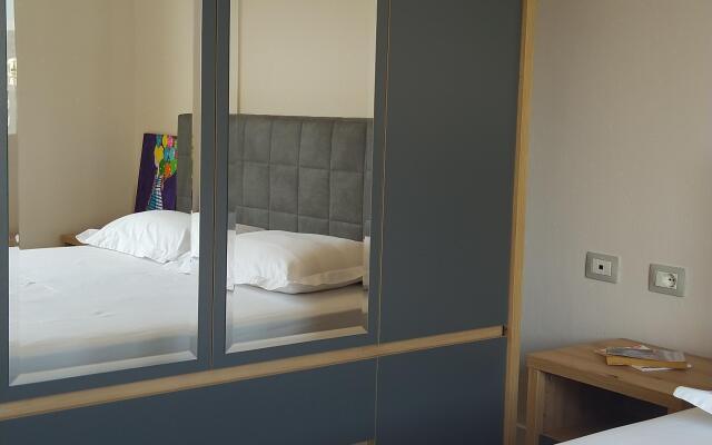 Sofi's Cozy Apartment-Near Port of Vlore, Apartment