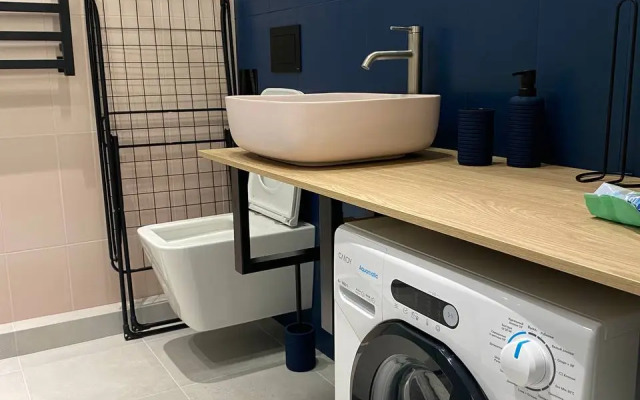 Апартаменты Пикассо - индустриальный шик с яркими акцентами