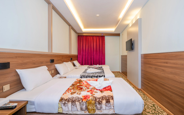 Tanha Hotel